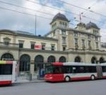 Man arrested after three injured in stabbing at Swiss train station