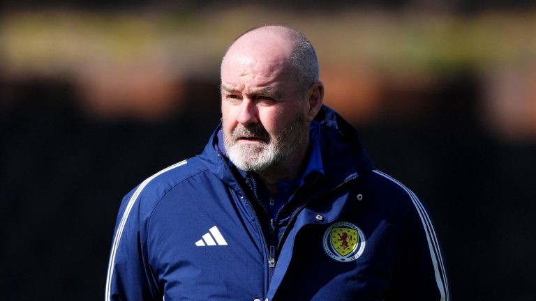 <a href='https://www.skysports.com/football/news/12017/13545649/world-cup-2026-steve-clarke-names-craig-gordon-findlay-curtis-ross-stewart-in-scotlands-26-man-squad'>Scotland's World Cup squad named by Steve Clarke</a>