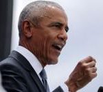 Obama moved to tears by wife Michelle's speech