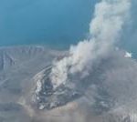 Volcano eruption leaves 150,000 passengers stranded in Indonesia