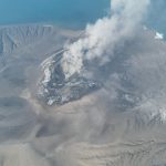 Anak Krakatau: Volcano eruption disrupts hundreds of flights