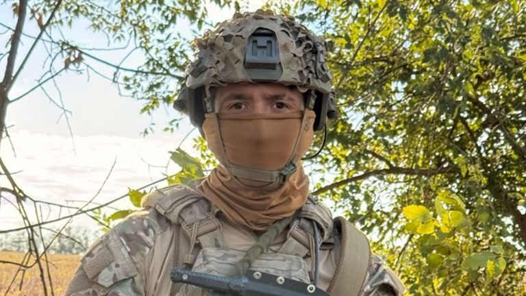 <a href='https://news.sky.com/story/ukraine-war-latest-russia-election-nato-poland-attacks-kyiv-donald-trump-12541713?postid=12477622#liveblog-body'>Why so many Colombians are fighting for Ukraine</a>